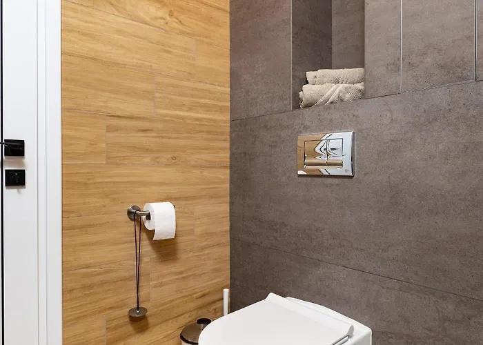 Platinum Designer Flat With Balcony & Parking By Flat Manager Apartment