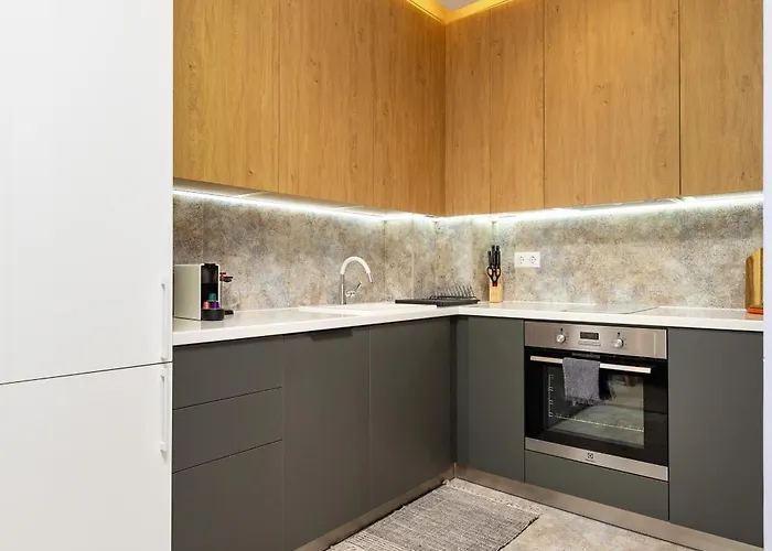 Apartment Platinum Designer Flat With Balcony & Parking By Flat Manager