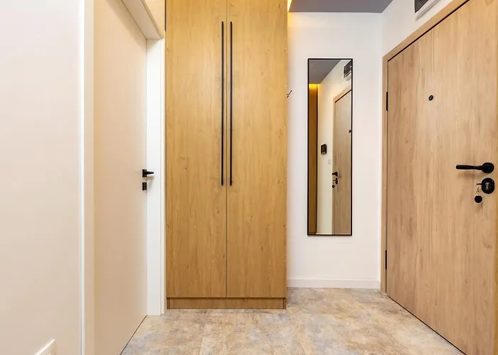 Platinum Designer Flat With Balcony & Parking By Flat Manager *