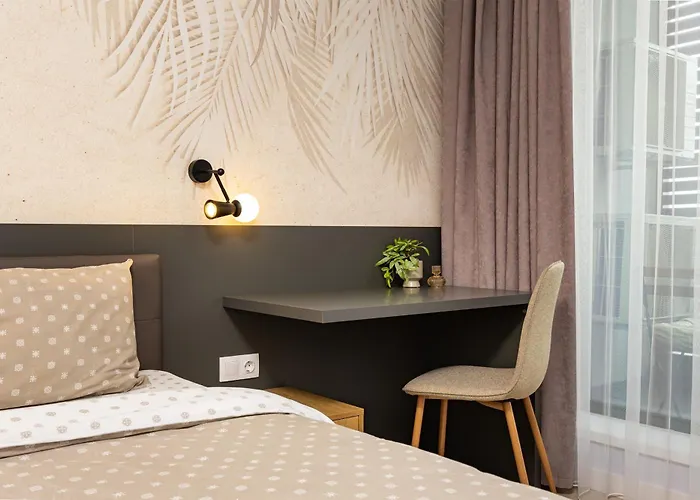 Apartment Platinum Designer Flat With Balcony & Parking By Flat Manager *