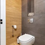 Platinum Designer Flat With Balcony & Parking By Flat Manager Appartement