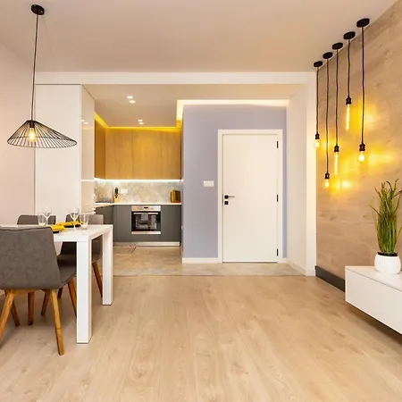 Platinum Designer Flat With Balcony & Parking By Flat Manager