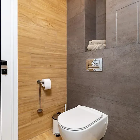 Platinum Designer Flat With Balcony & Parking By Flat Manager דירה
