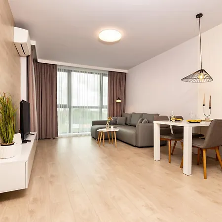 Platinum Designer Flat With Balcony & Parking By Flat Manager דירה *