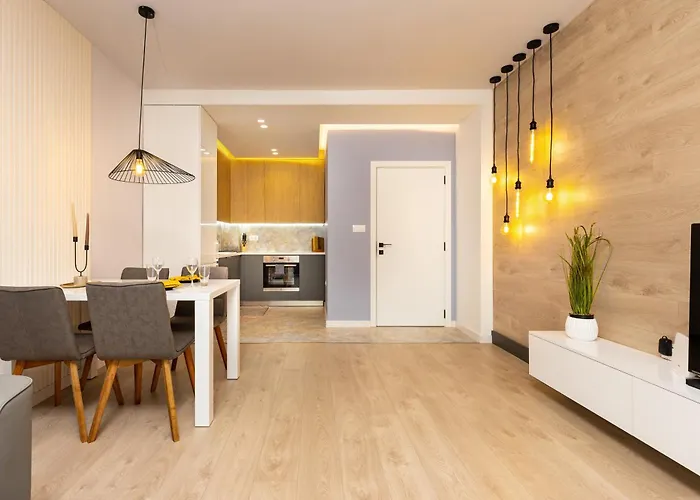 Platinum Designer Flat With Balcony & Parking By Flat Manager